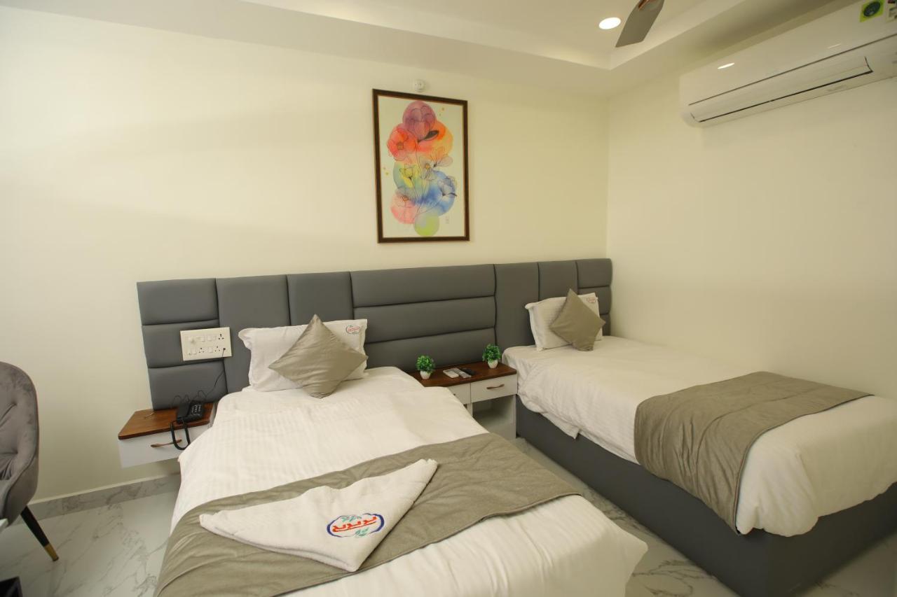 Radha Rani Residency Hotel Khammam Exterior photo