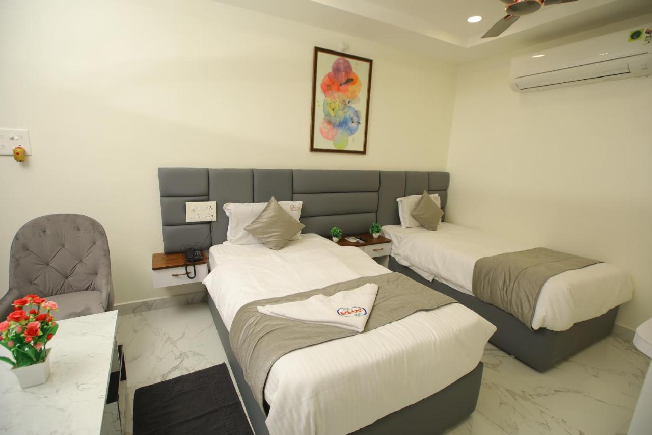 Radha Rani Residency Hotel Khammam Exterior photo