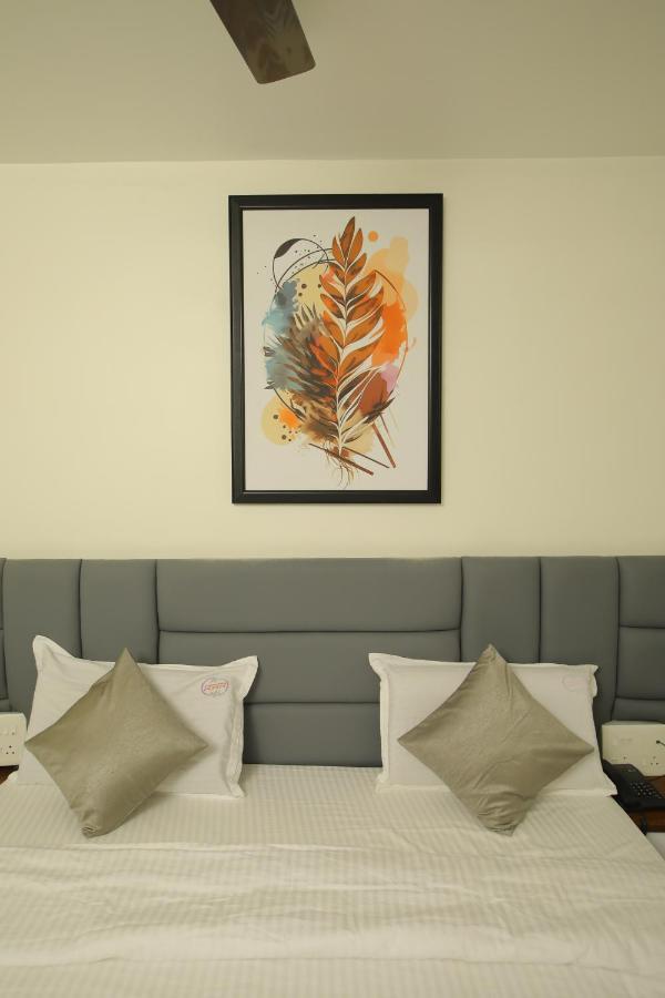 Radha Rani Residency Hotel Khammam Exterior photo