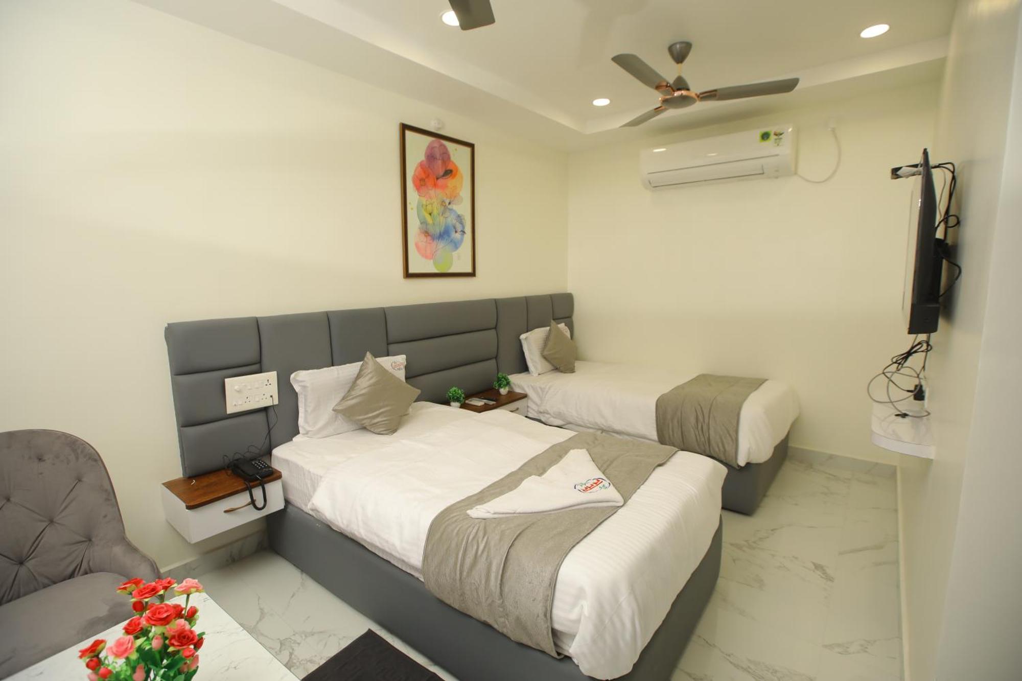 Radha Rani Residency Hotel Khammam Exterior photo